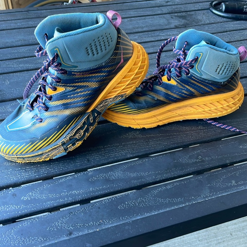 Hoka Speedgoat 4 Mid GTX Size 7.5